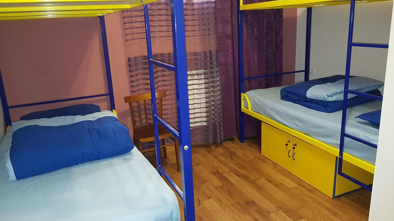 Shat Lav Hostel Yerevan Exterior photo