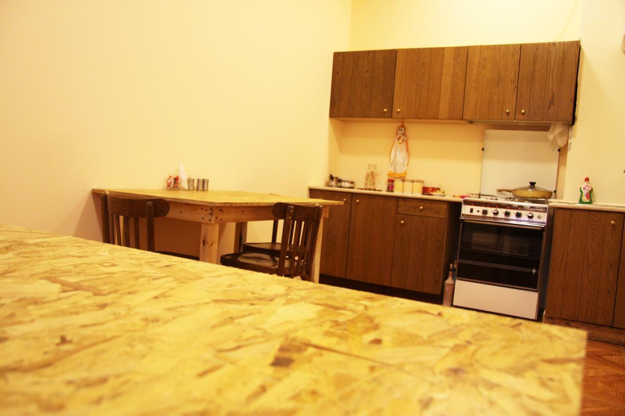 Shat Lav Hostel Yerevan Exterior photo