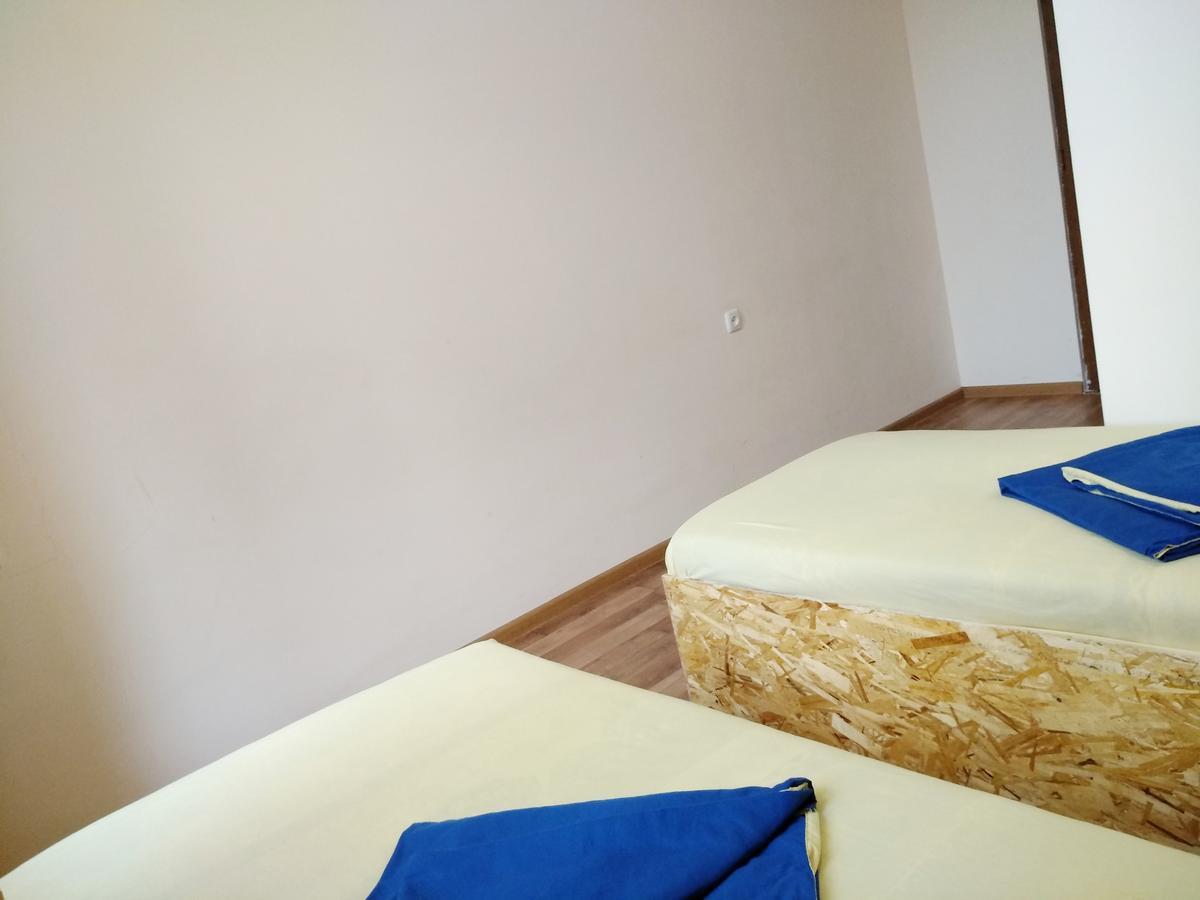 Shat Lav Hostel Yerevan Exterior photo